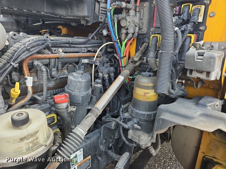 image for item NZ9145 2019 Kenworth T680 semi truck