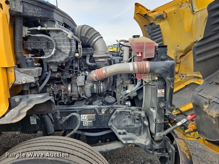 image for item NZ9145 2019 Kenworth T680 semi truck