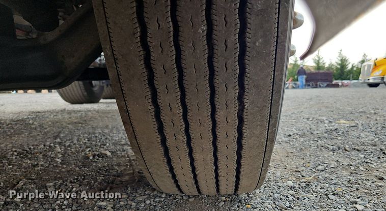 image for item NZ9145 2019 Kenworth T680 semi truck