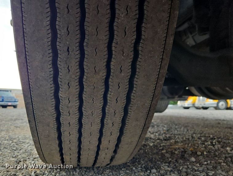 image for item NZ9145 2019 Kenworth T680 semi truck