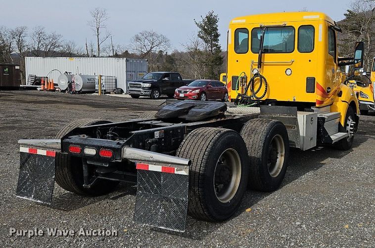 image for item NZ9146 2019 Kenworth  T680 semi truck