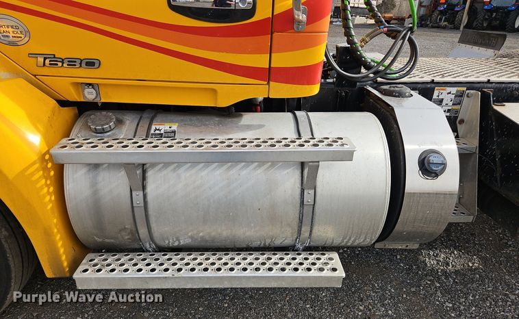 image for item NZ9146 2019 Kenworth  T680 semi truck