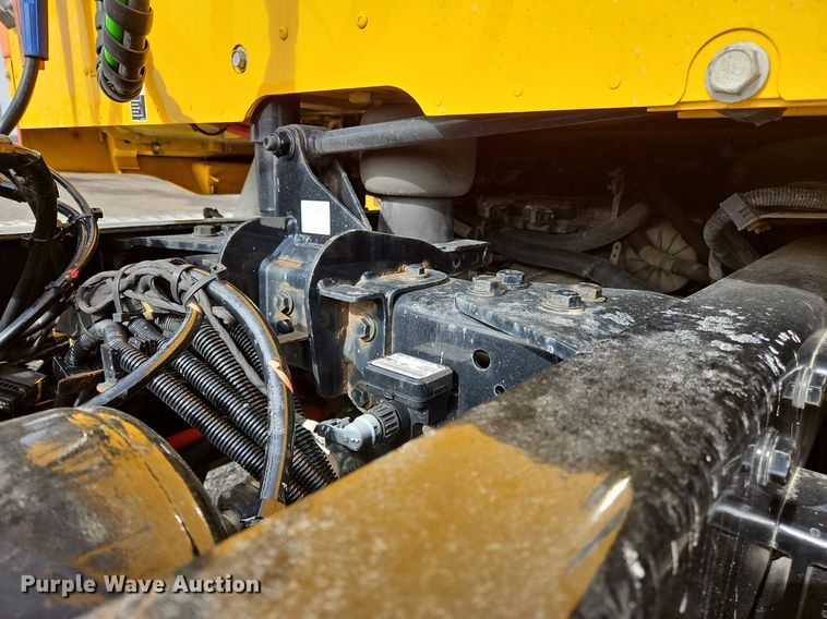 image for item NZ9146 2019 Kenworth  T680 semi truck