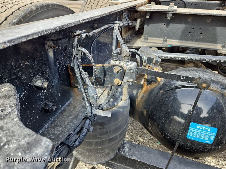 image for item NZ9146 2019 Kenworth  T680 semi truck