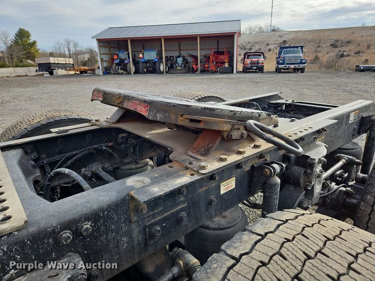 image for item NZ9146 2019 Kenworth  T680 semi truck