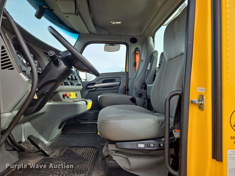 image for item NZ9146 2019 Kenworth  T680 semi truck