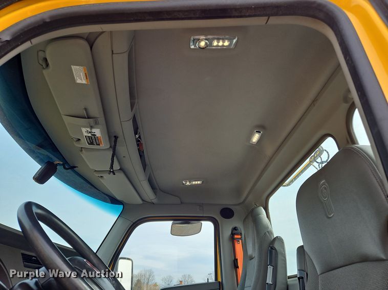 image for item NZ9146 2019 Kenworth  T680 semi truck