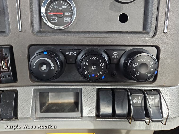 image for item NZ9146 2019 Kenworth  T680 semi truck