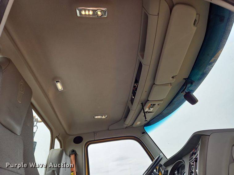 image for item NZ9146 2019 Kenworth  T680 semi truck