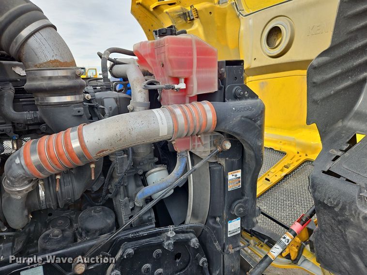 image for item NZ9146 2019 Kenworth  T680 semi truck