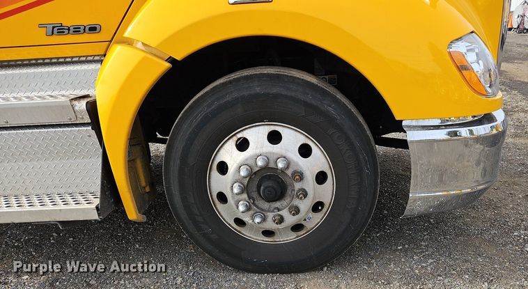 image for item NZ9146 2019 Kenworth  T680 semi truck