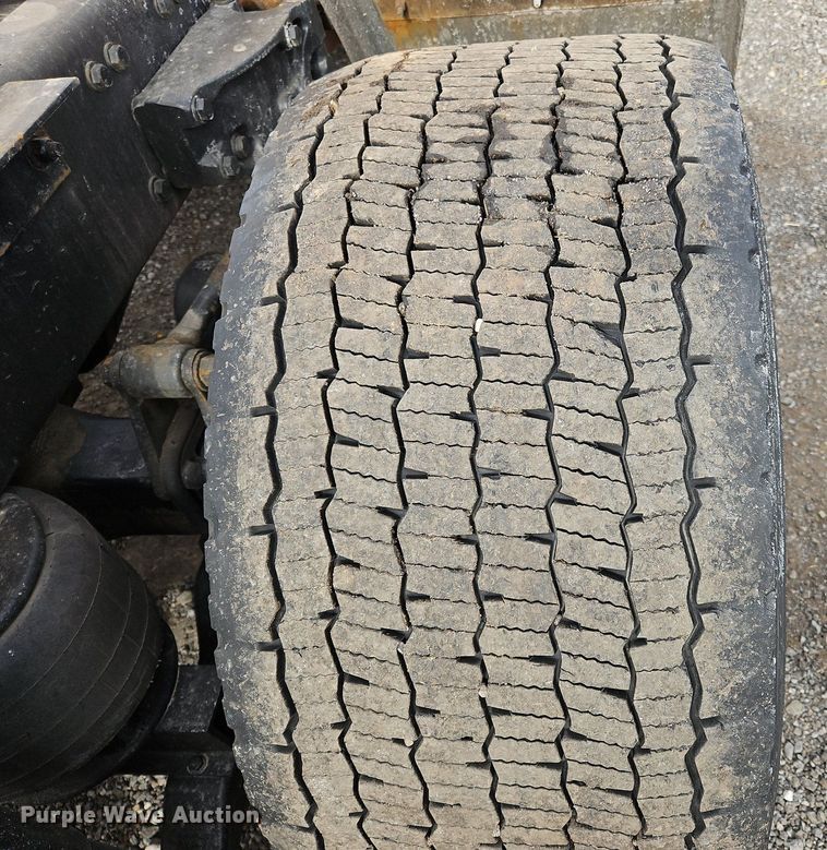 image for item NZ9146 2019 Kenworth  T680 semi truck