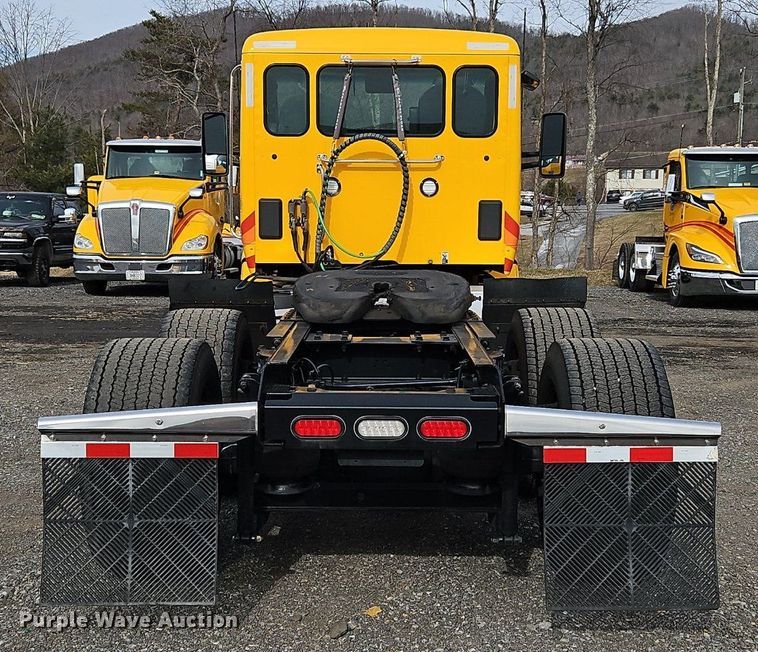 image for item NZ9147 2020 Kenworth  T680 semi truck