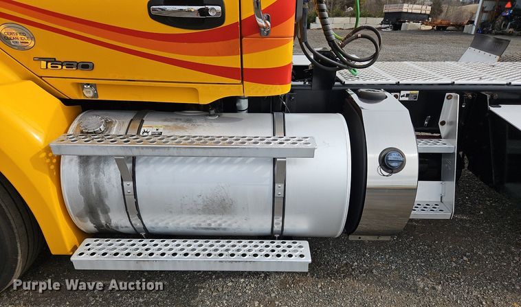 image for item NZ9147 2020 Kenworth  T680 semi truck