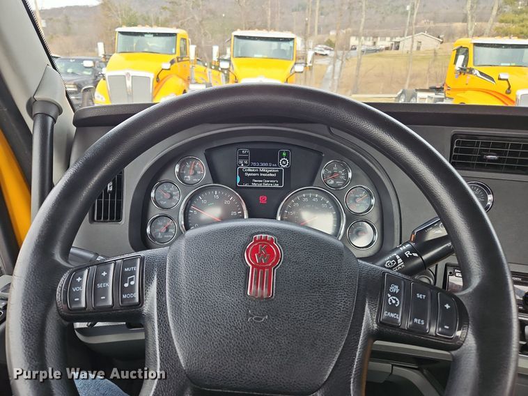 image for item NZ9147 2020 Kenworth  T680 semi truck