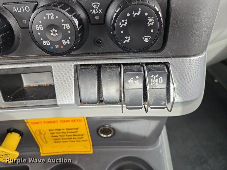 image for item NZ9147 2020 Kenworth  T680 semi truck