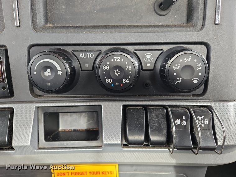 image for item NZ9147 2020 Kenworth  T680 semi truck