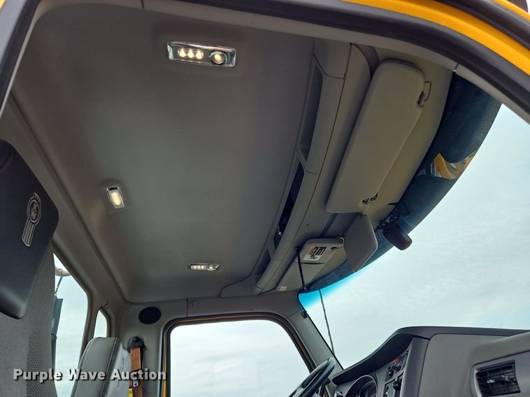 image for item NZ9147 2020 Kenworth  T680 semi truck