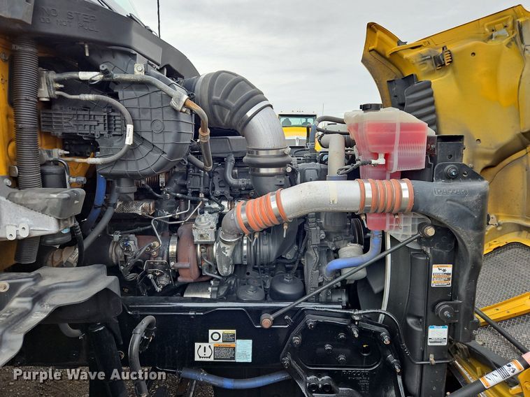 image for item NZ9147 2020 Kenworth  T680 semi truck