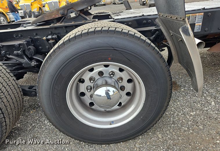 image for item NZ9147 2020 Kenworth  T680 semi truck