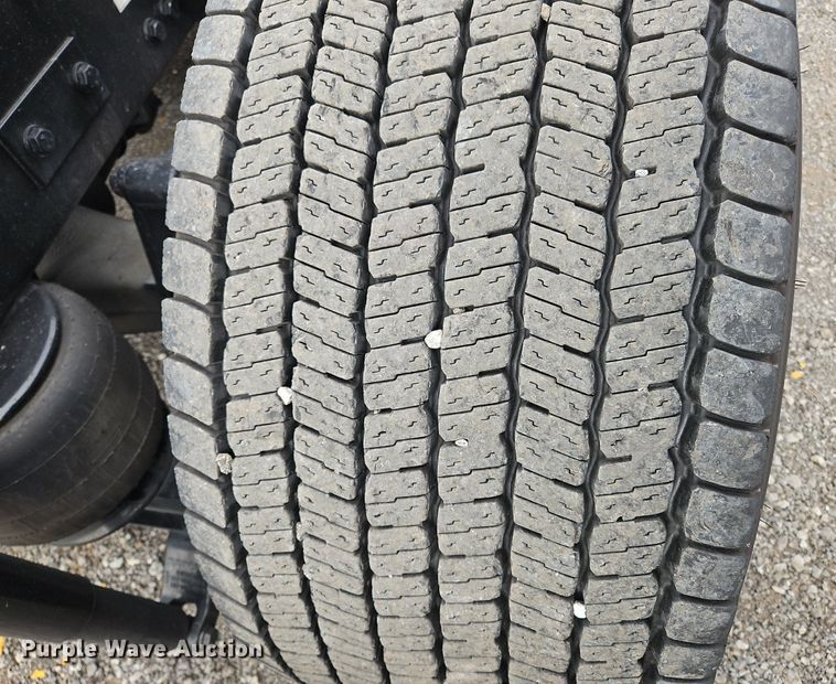 image for item NZ9147 2020 Kenworth  T680 semi truck