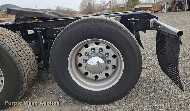 image for item NZ9147 2020 Kenworth  T680 semi truck