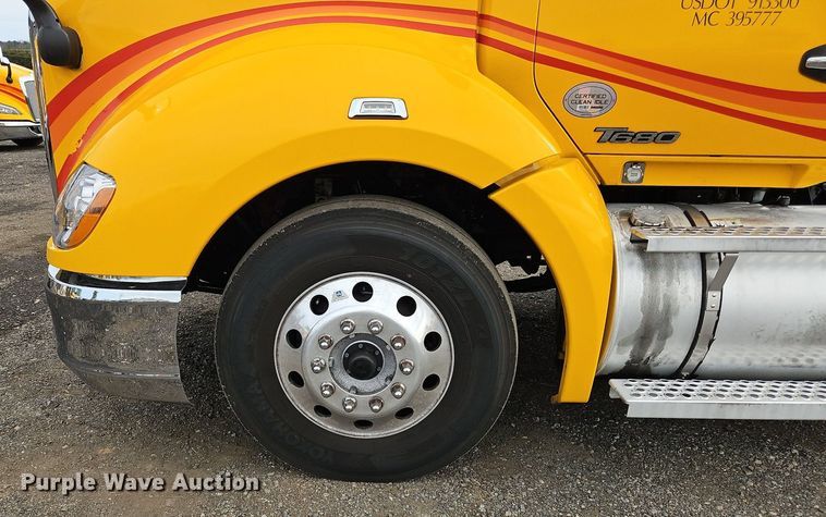 image for item NZ9147 2020 Kenworth  T680 semi truck