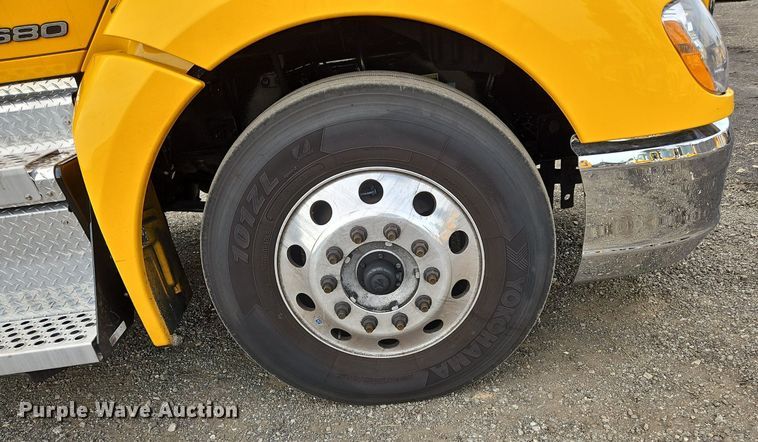 image for item NZ9147 2020 Kenworth  T680 semi truck