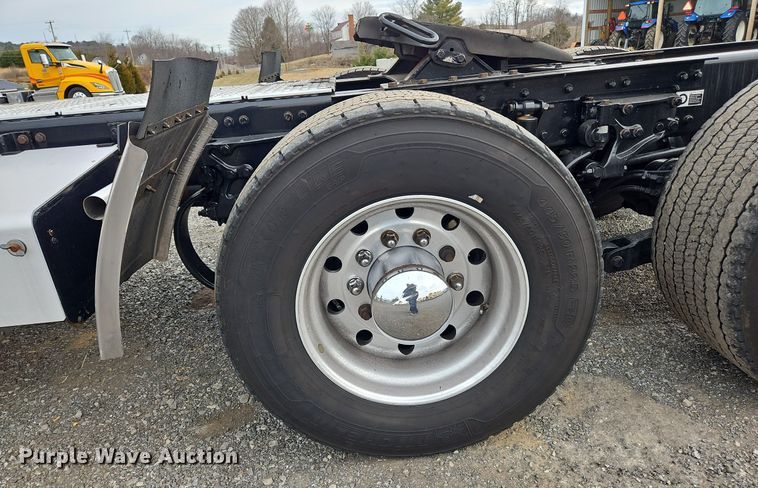 image for item NZ9147 2020 Kenworth  T680 semi truck