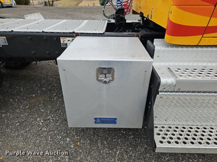 image for item NZ9148 2020 Kenworth  T680 semi truck