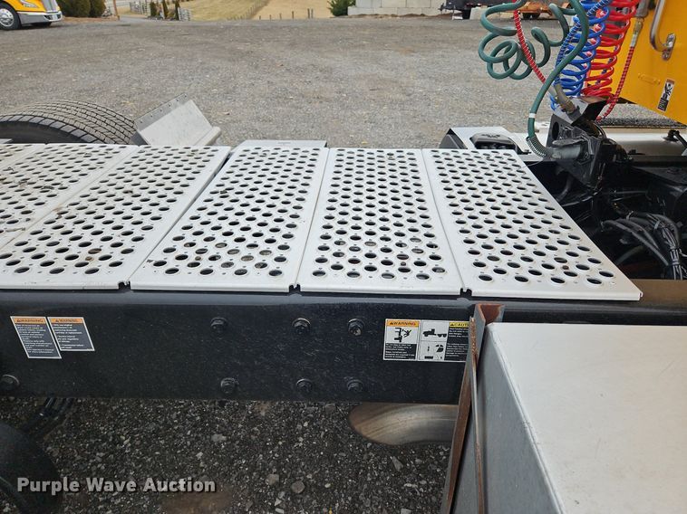 image for item NZ9148 2020 Kenworth  T680 semi truck