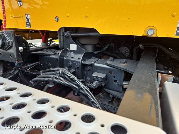 image for item NZ9148 2020 Kenworth  T680 semi truck