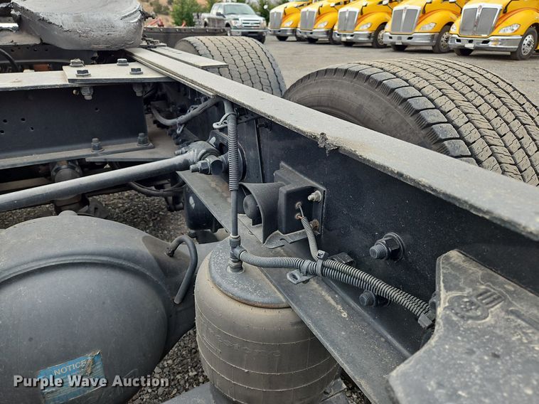 image for item NZ9148 2020 Kenworth  T680 semi truck