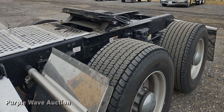 image for item NZ9148 2020 Kenworth  T680 semi truck