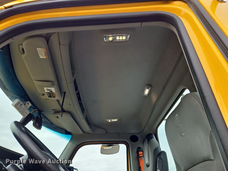 image for item NZ9148 2020 Kenworth  T680 semi truck