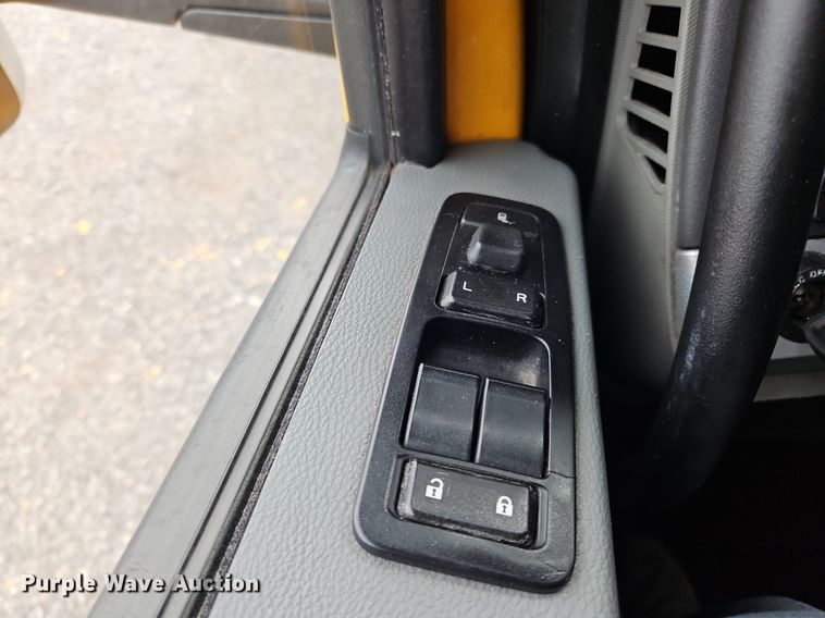 image for item NZ9148 2020 Kenworth  T680 semi truck