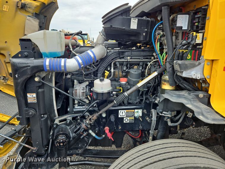 image for item NZ9148 2020 Kenworth  T680 semi truck