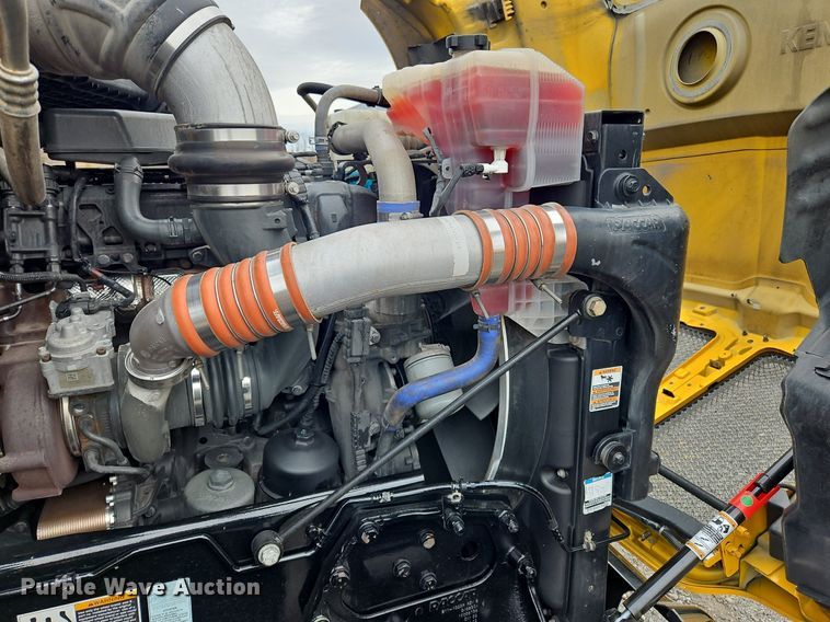 image for item NZ9148 2020 Kenworth  T680 semi truck