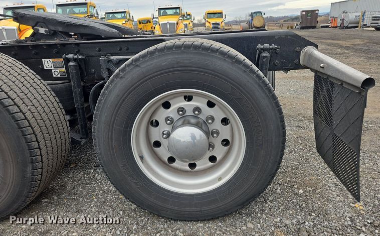 image for item NZ9148 2020 Kenworth  T680 semi truck