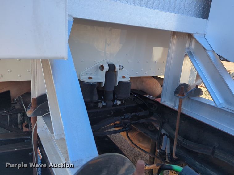 image for item OD9184 2012 Peterbilt 388 semi truck