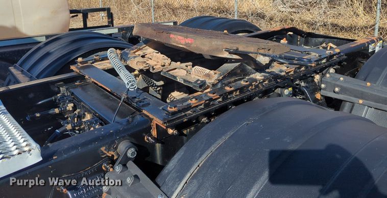 image for item OD9184 2012 Peterbilt 388 semi truck