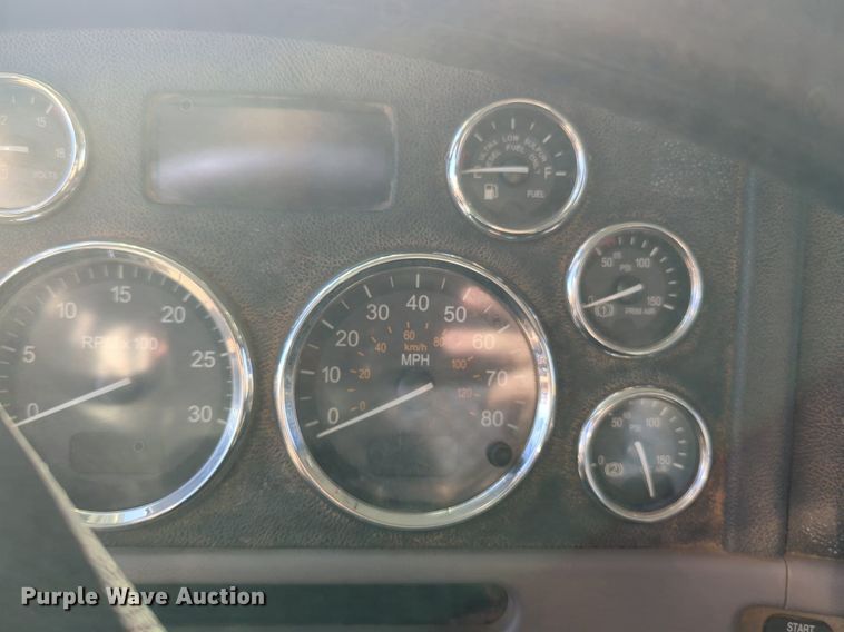 image for item OD9184 2012 Peterbilt 388 semi truck