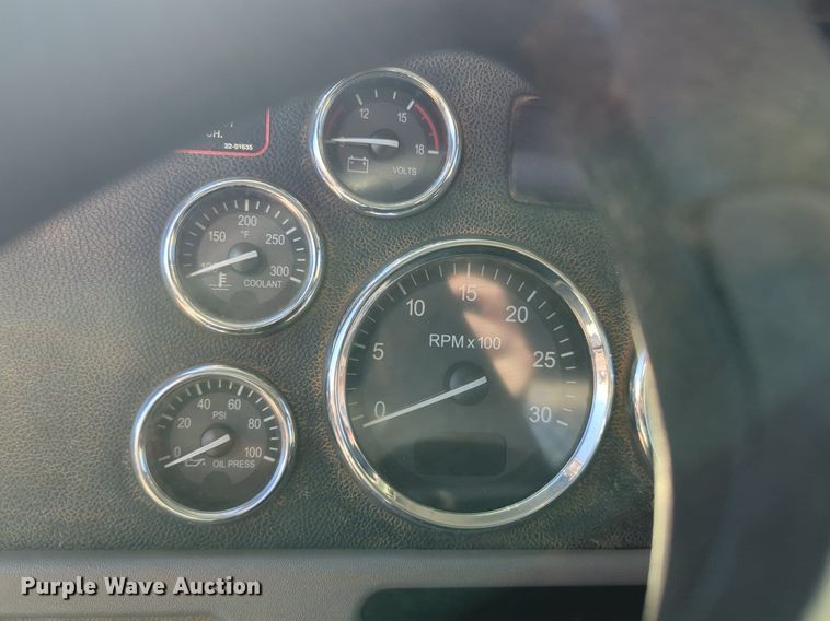 image for item OD9184 2012 Peterbilt 388 semi truck