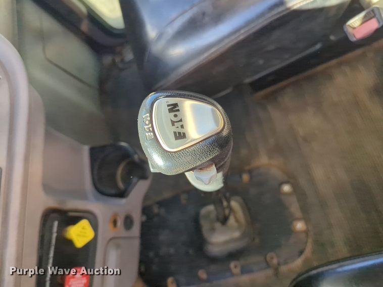 image for item OD9184 2012 Peterbilt 388 semi truck