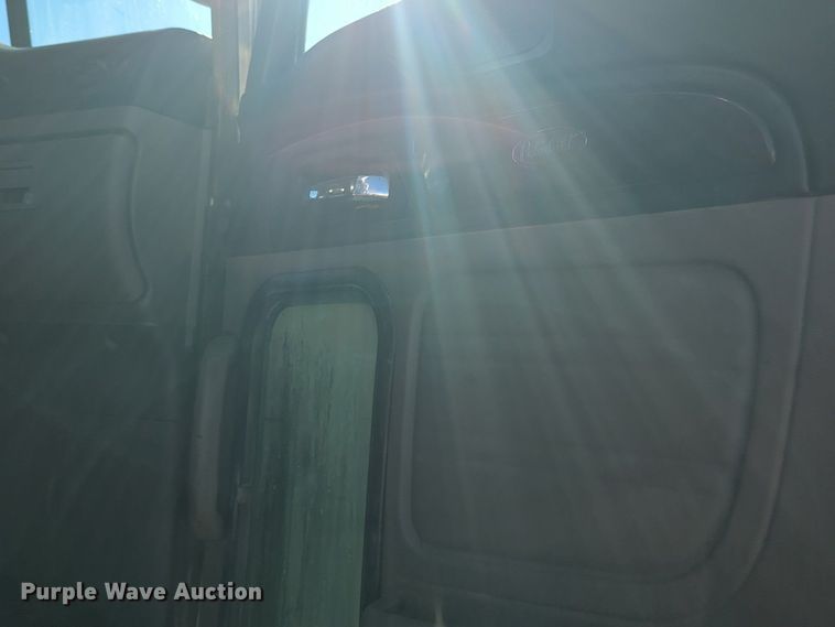 image for item OD9184 2012 Peterbilt 388 semi truck