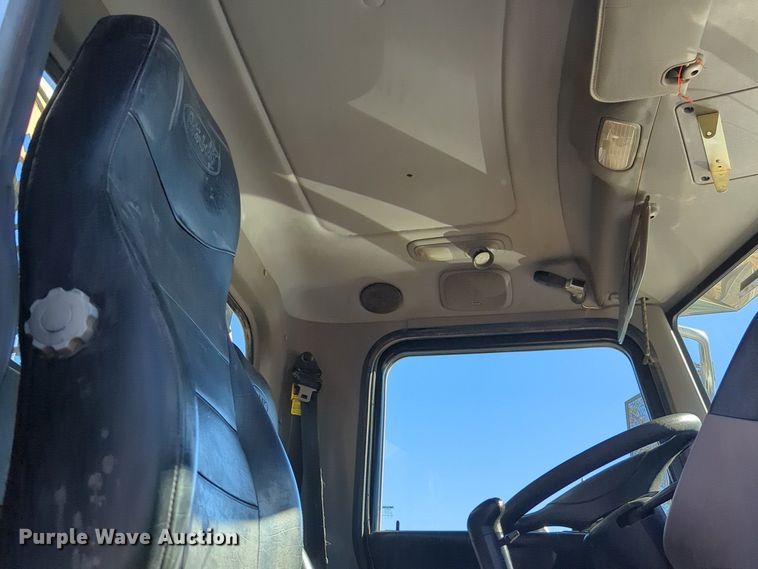 image for item OD9184 2012 Peterbilt 388 semi truck