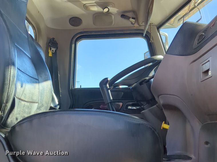 image for item OD9184 2012 Peterbilt 388 semi truck