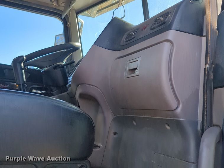 image for item OD9184 2012 Peterbilt 388 semi truck