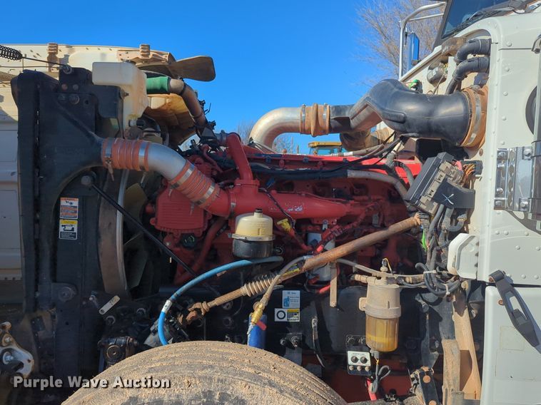 image for item OD9184 2012 Peterbilt 388 semi truck