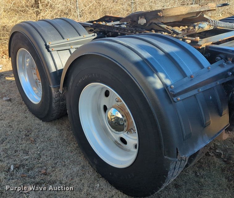 image for item OD9184 2012 Peterbilt 388 semi truck